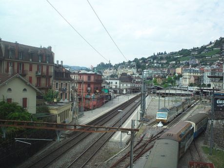 Montreux_railway_station, fot by Ypsilon from Finland, public domain