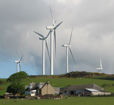 Windfarm in Scotland, fot by Rosser1954, public domain