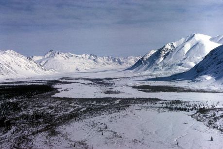 Arctic_winter_landscape, fot by, William Troyer, U.S. Fish and Wildlife Service [Public domain], Wikimedia Commons